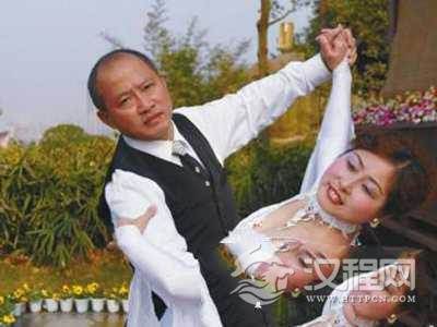 歡快新疆舞 71歲阿姨跳出幸福味道